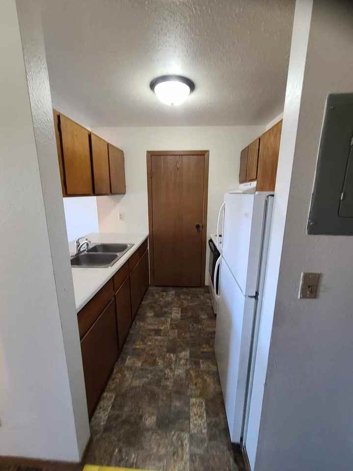 Oak Park Apartments - Photo 2 of 9