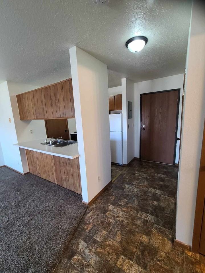 Oak Park Apartments - Photo 4 of 9