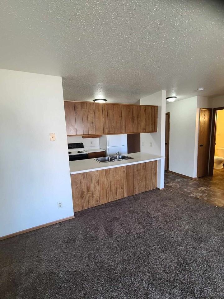 Oak Park Apartments - Photo 5 of 9