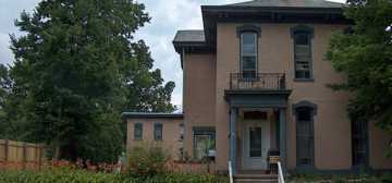 featured image of 911 N 9th St