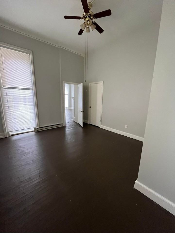 911 N 9th Street - Photo 3 of 18