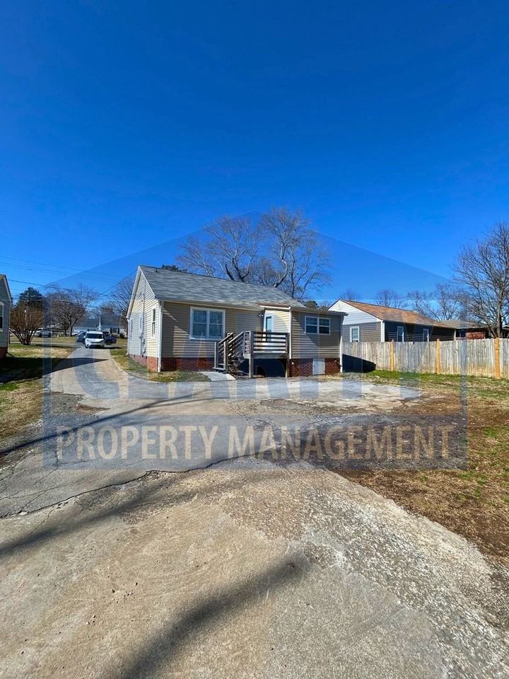 1102 Georgetown Rd Nw - Photo 6 of 20