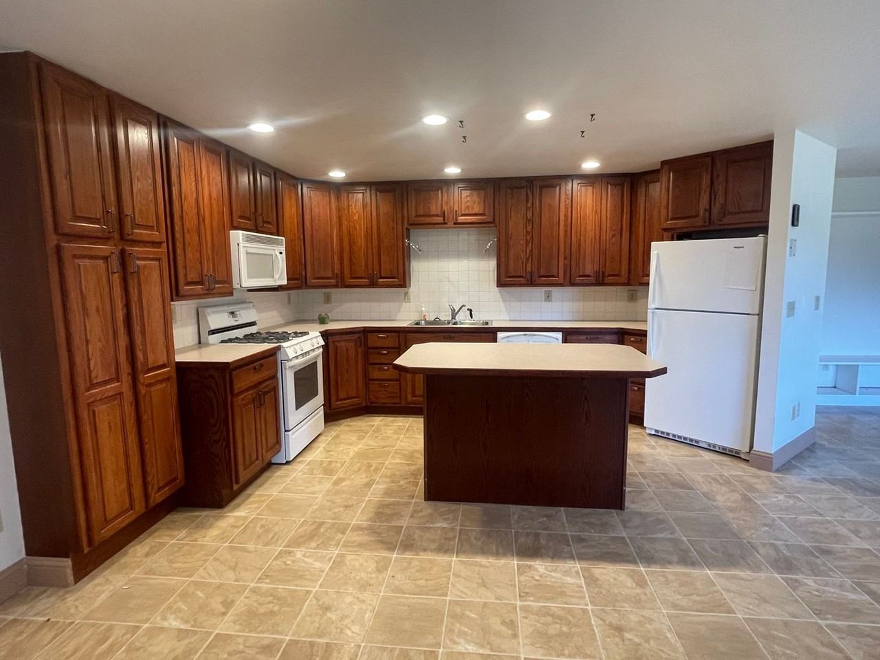 12271 Schold Rd Nw - Photo 3 of 13