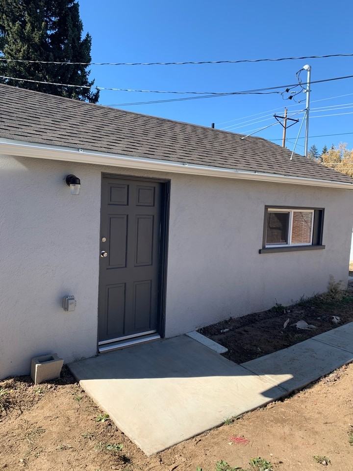 4301 S Delaware St #6 - Photo 5 of 6