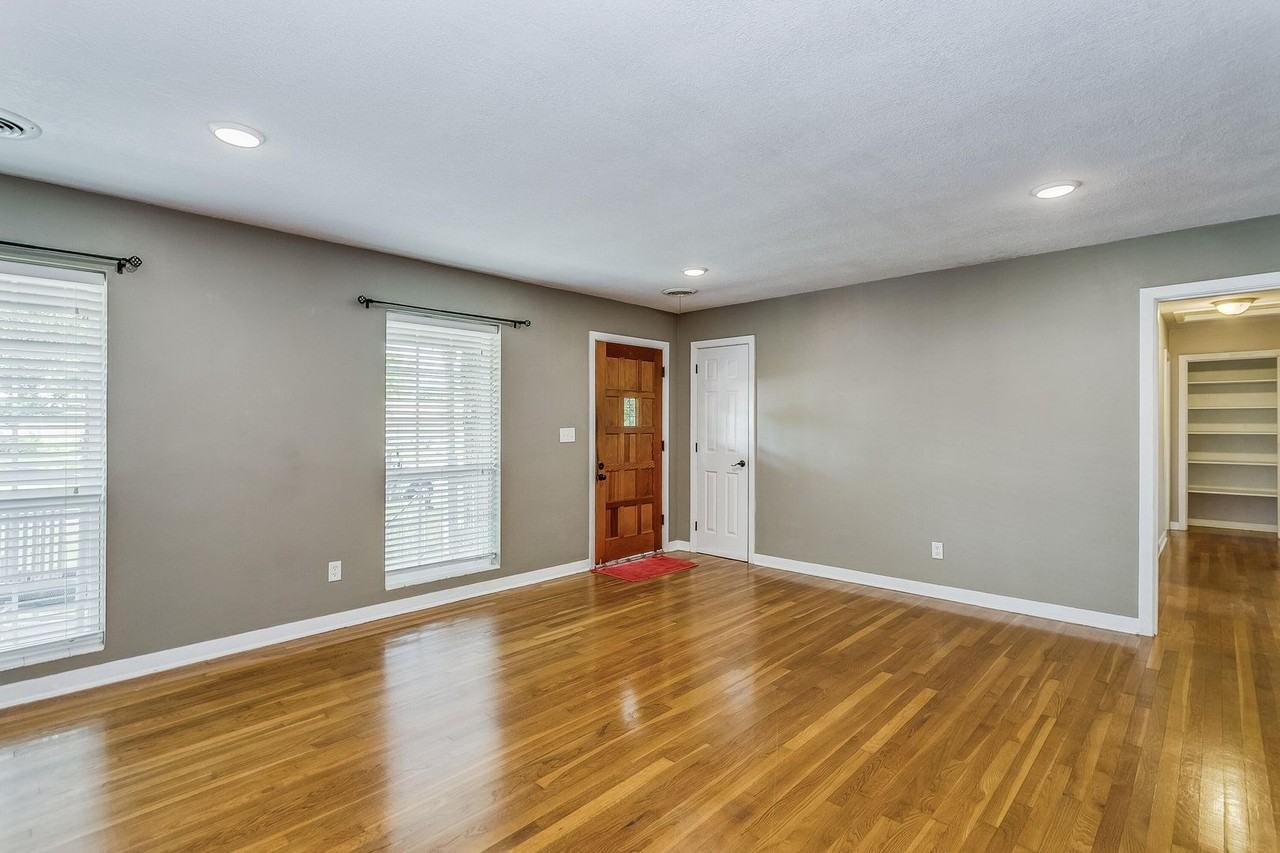 3547 Firestone Blvd - Photo 3 of 25