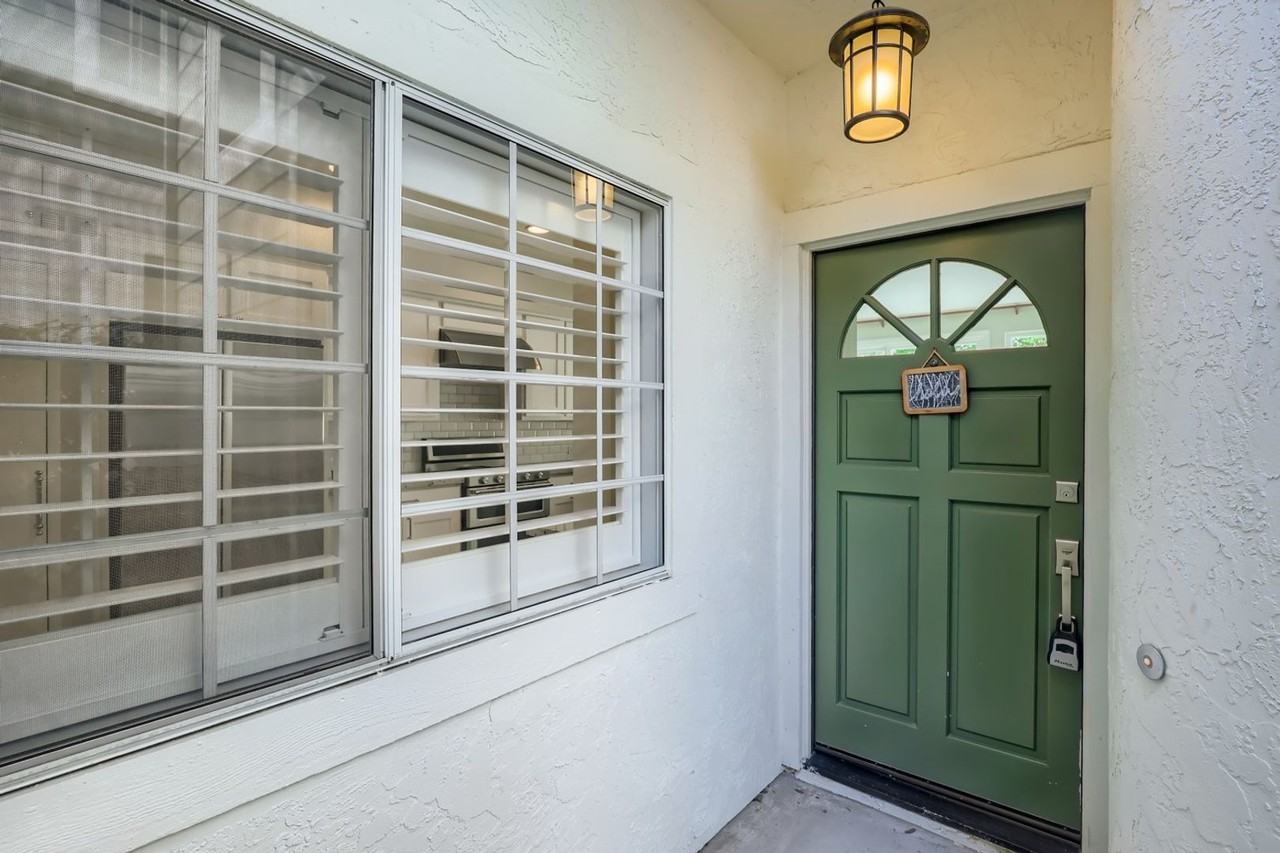 13633 Tiverton Rd - Photo 3 of 29