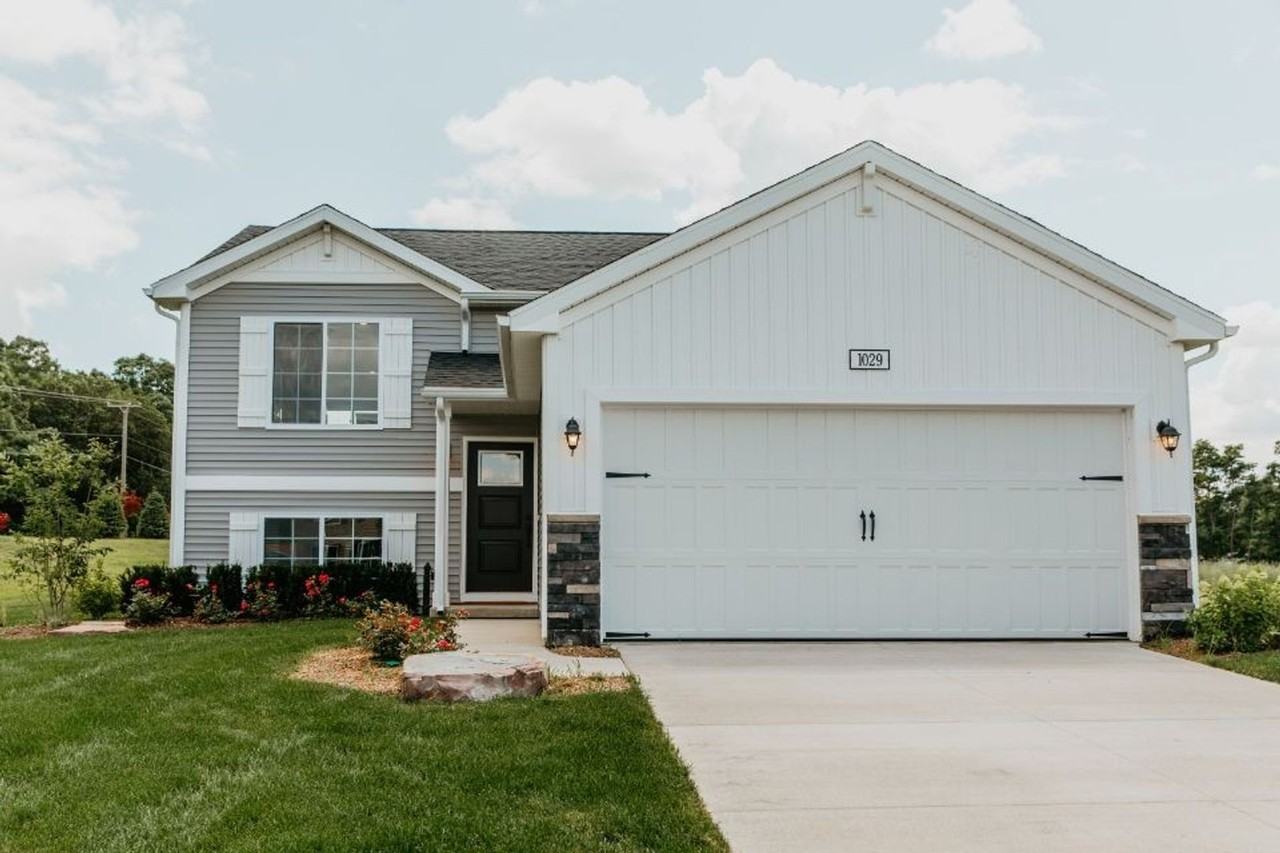 5910 Nancy Ann Dr - Photo 2 of 26
