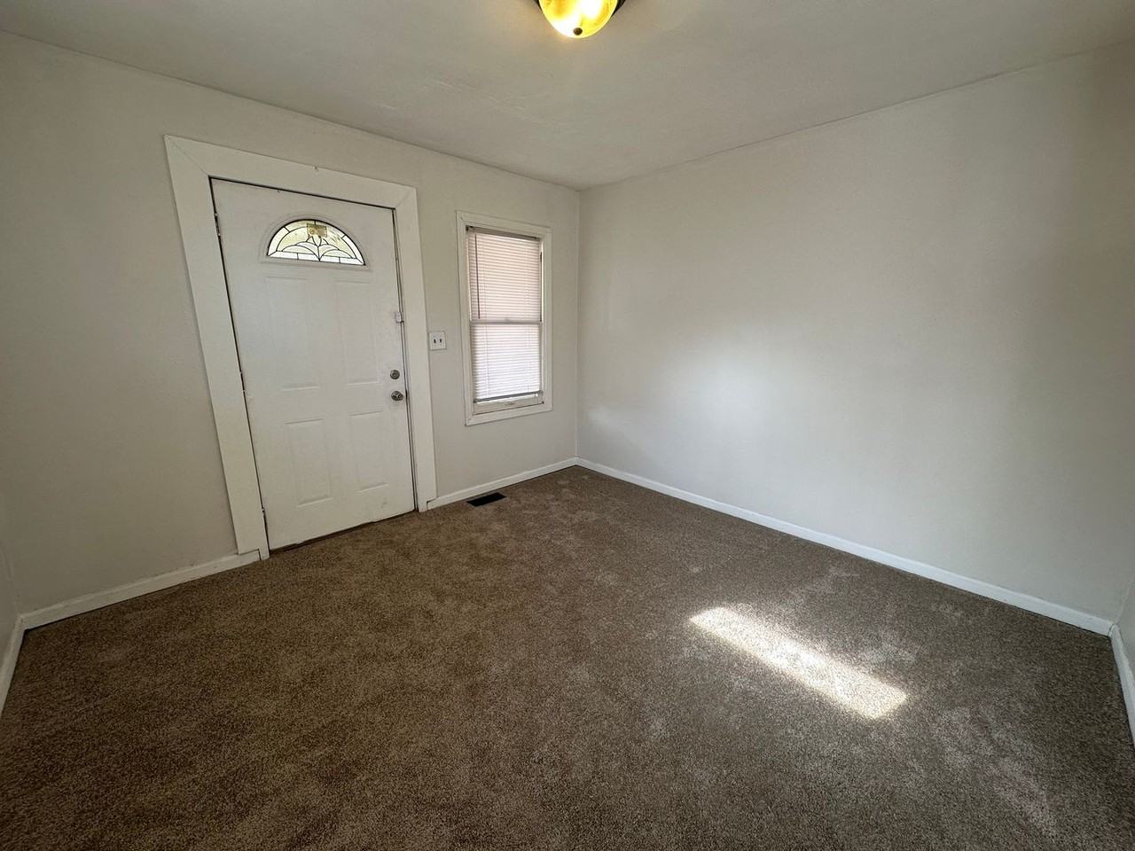 419 S Arlington Ave - Photo 4 of 17