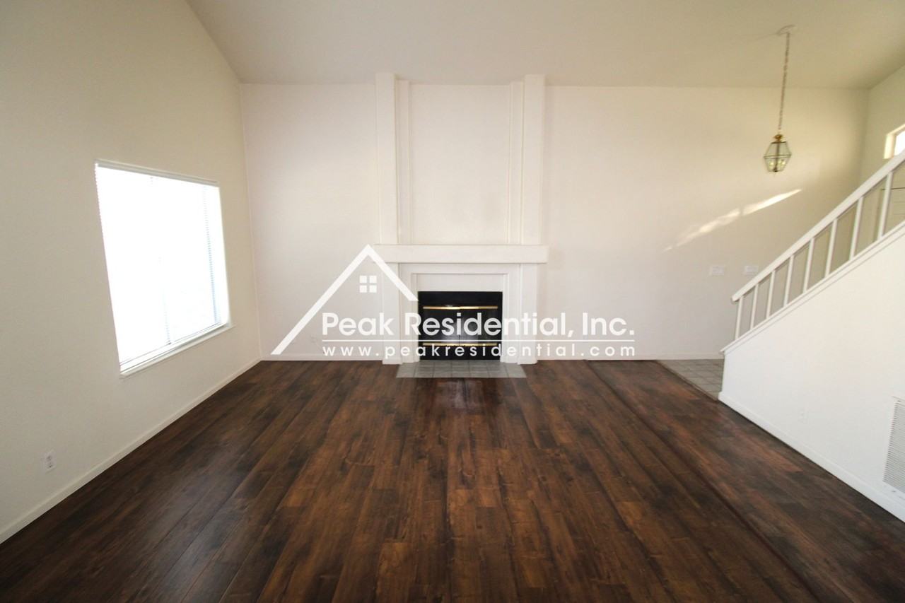 6 Agoura Ct - Photo 3 of 24