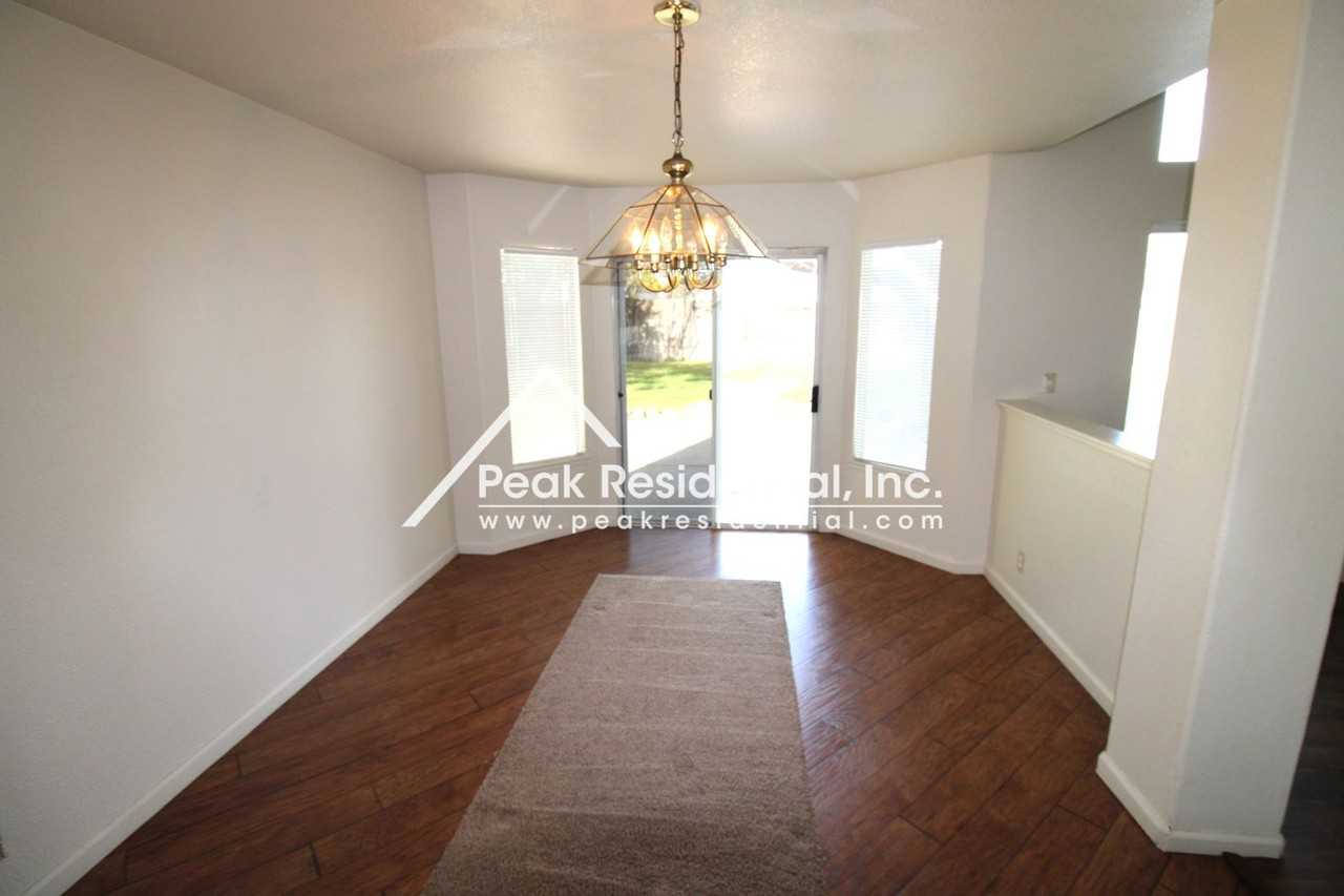 6 Agoura Ct - Photo 7 of 24