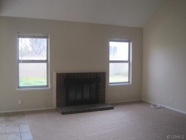 709 E Jackson St - Photo 7 of 8