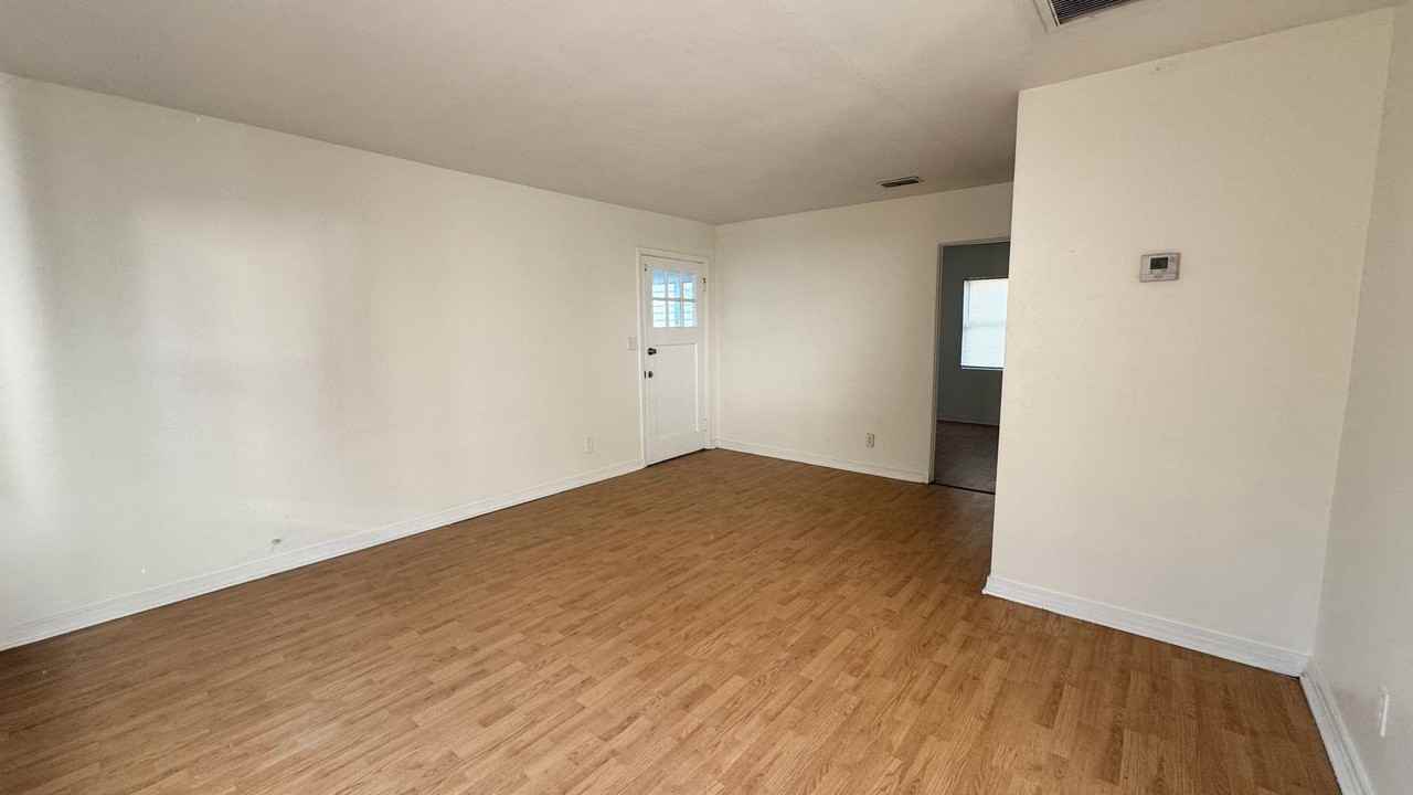 2829 Mars Ave - Photo 3 of 8