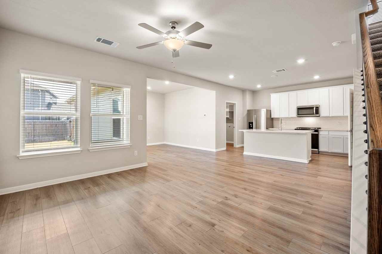 202 Fairmeadow Downs Dr - Photo 2 of 18