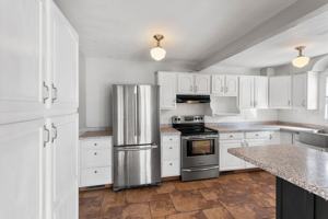 featured image of 820 W 4th St