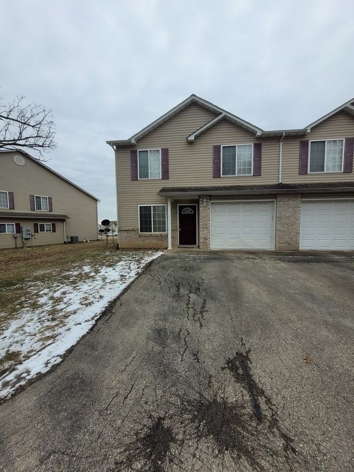 1835 Woodland Trl - Photo 2 of 13