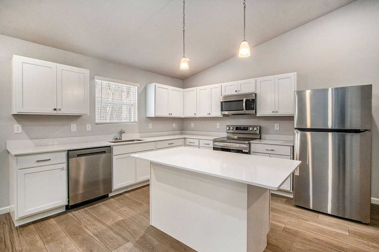 7335 Montego Bay St - Photo 2 of 24