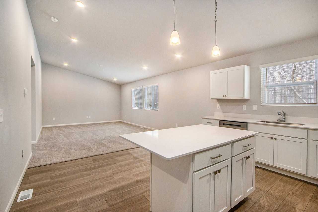 7335 Montego Bay St - Photo 3 of 24