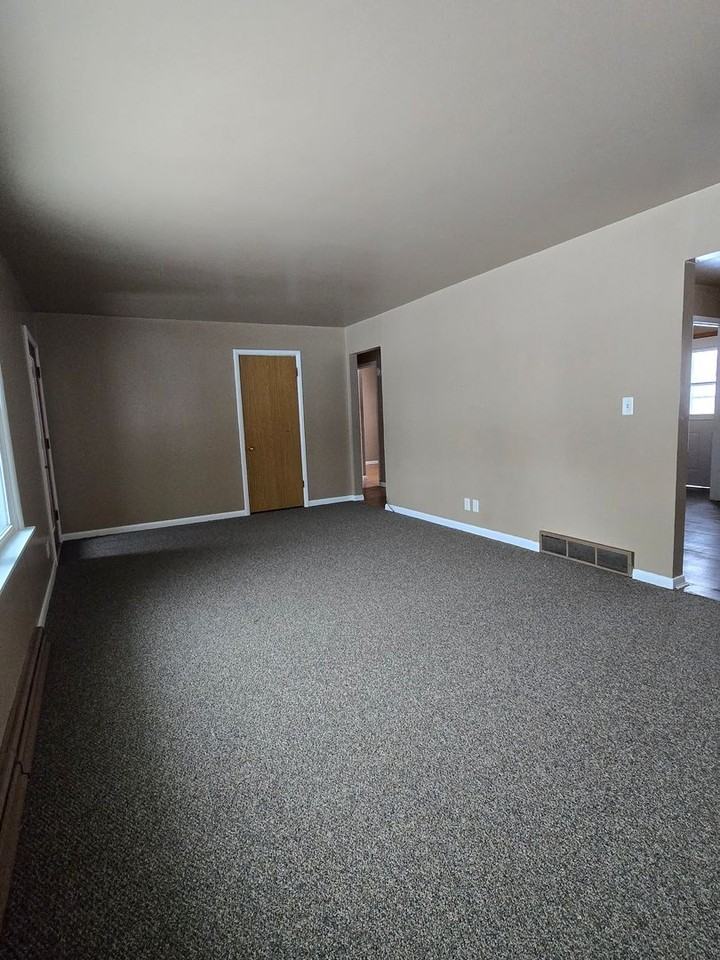 721 W 7th Ave - Photo 3 of 19