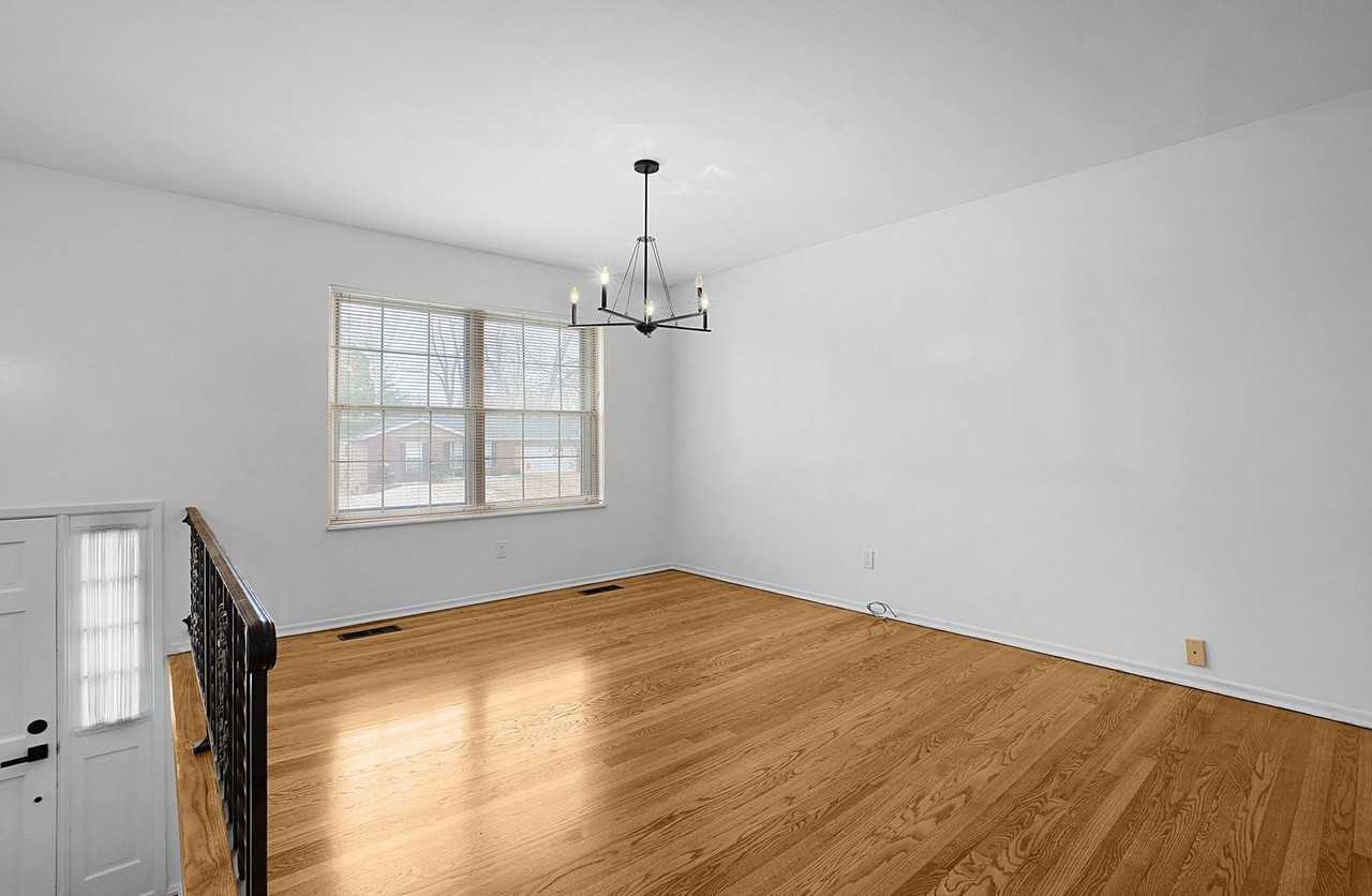 316 Whitehall Dr - Photo 3 of 23