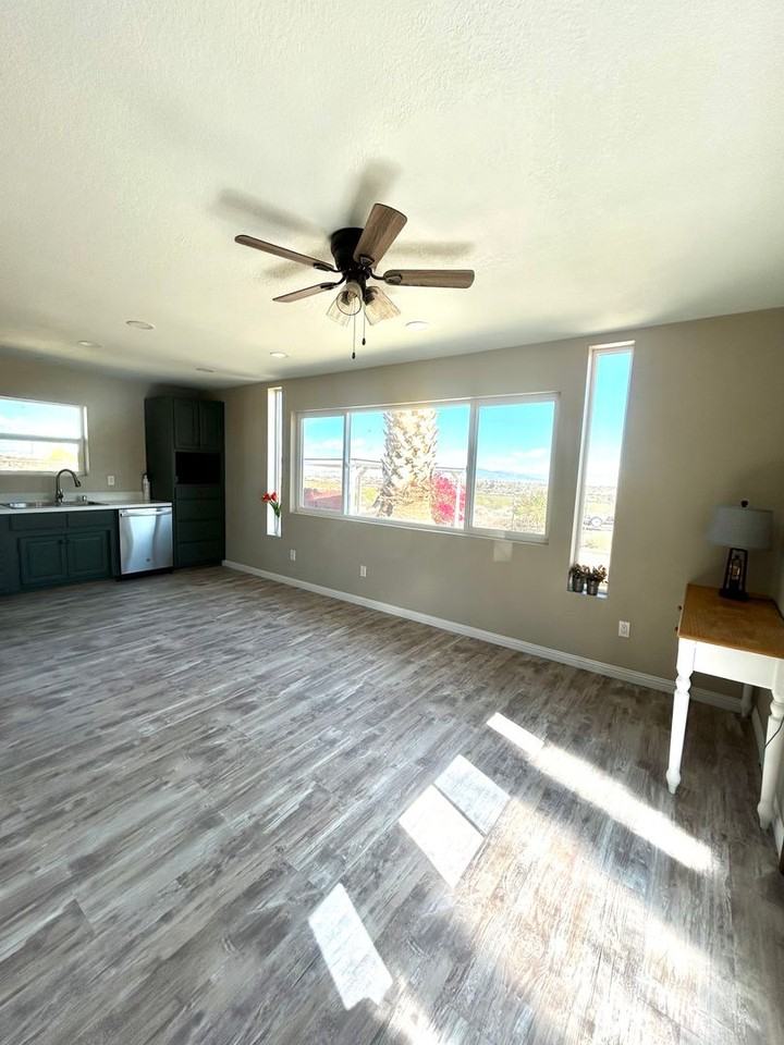 6211 Sunrise Rd - Photo 5 of 14