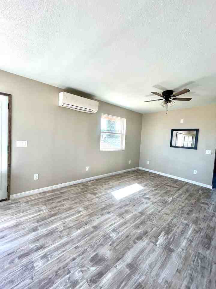 6211 Sunrise Rd - Photo 6 of 14