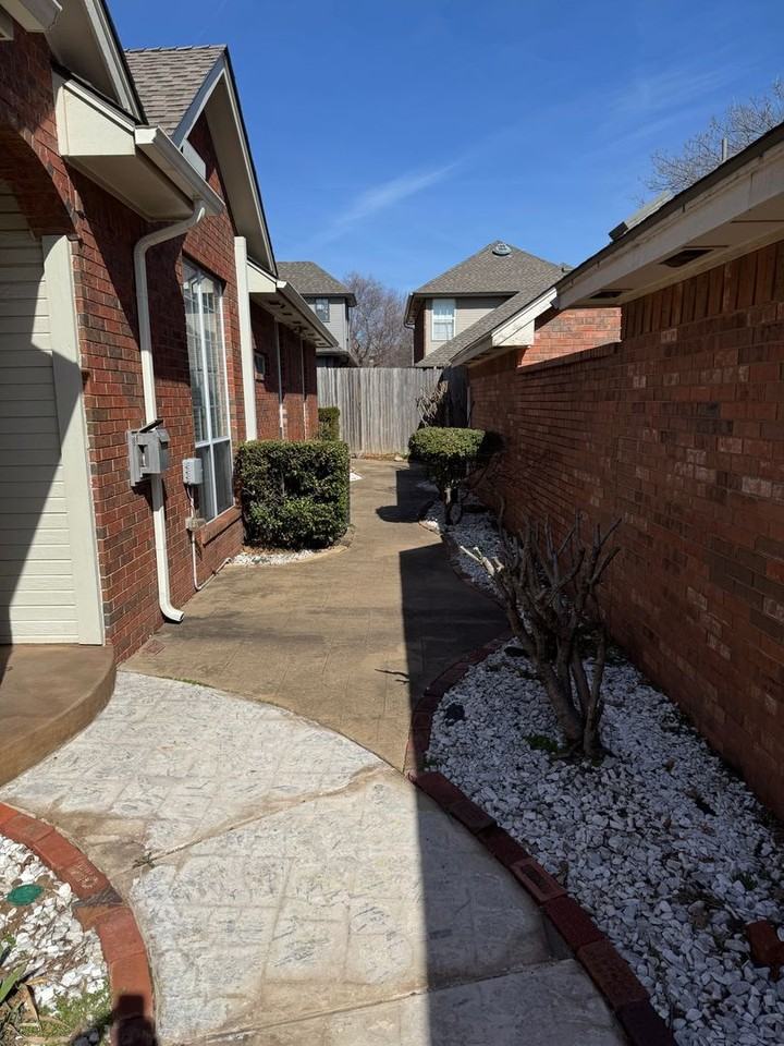 3813 Tudor Cir - Photo 3 of 8