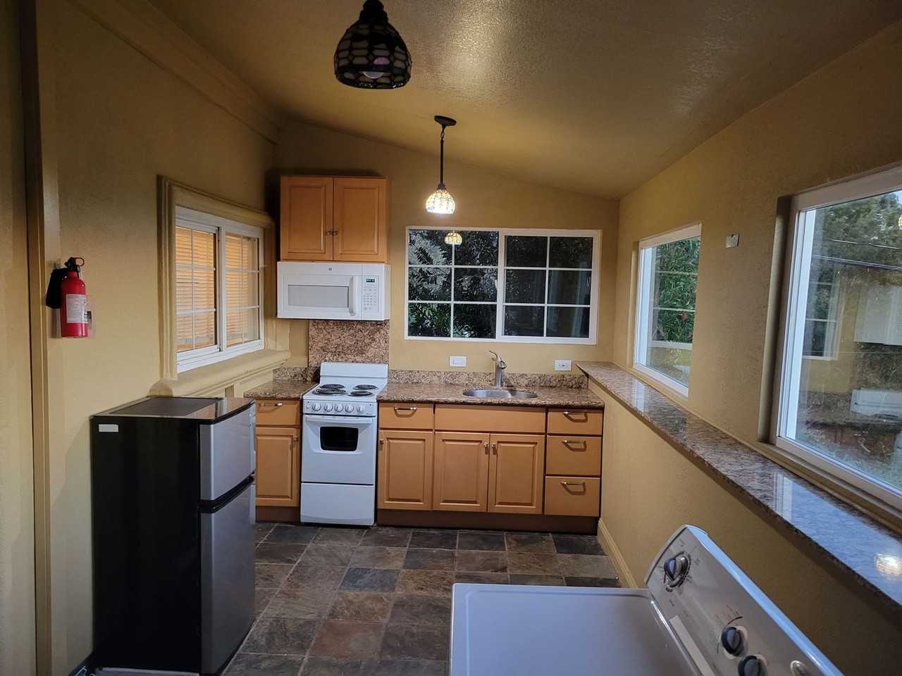 7442 Hillmont Dr - Photo 3 of 7