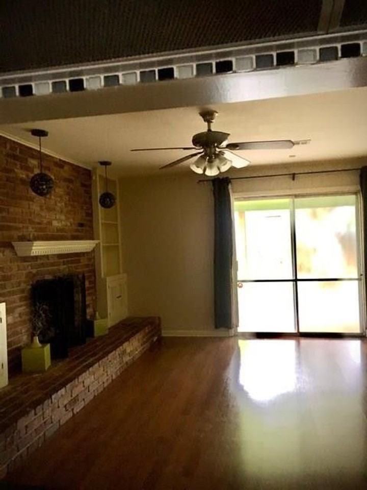 1107 Lancaster Dr - Photo 2 of 12