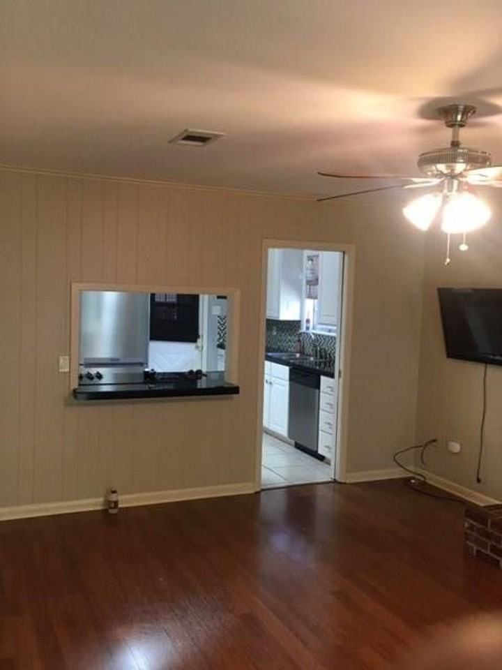 1107 Lancaster Dr - Photo 3 of 12