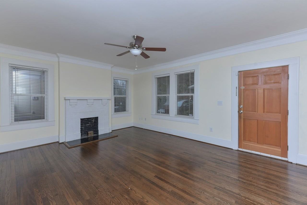 2204 College St - Photo 4 of 35