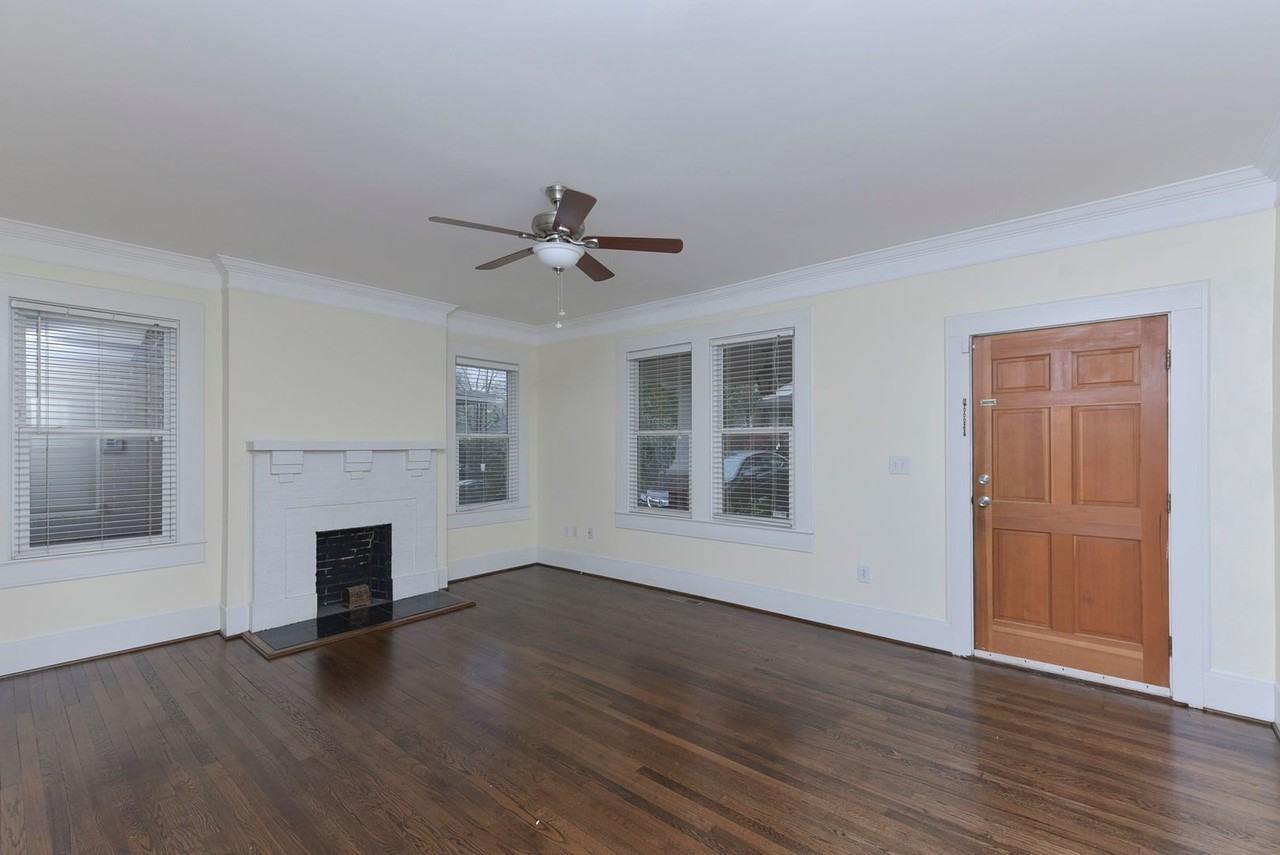 2204 College St - Photo 5 of 35