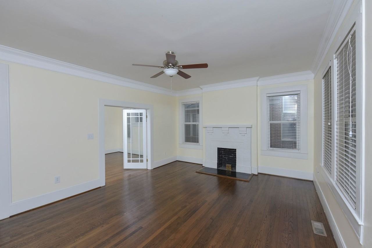 2204 College St - Photo 7 of 35