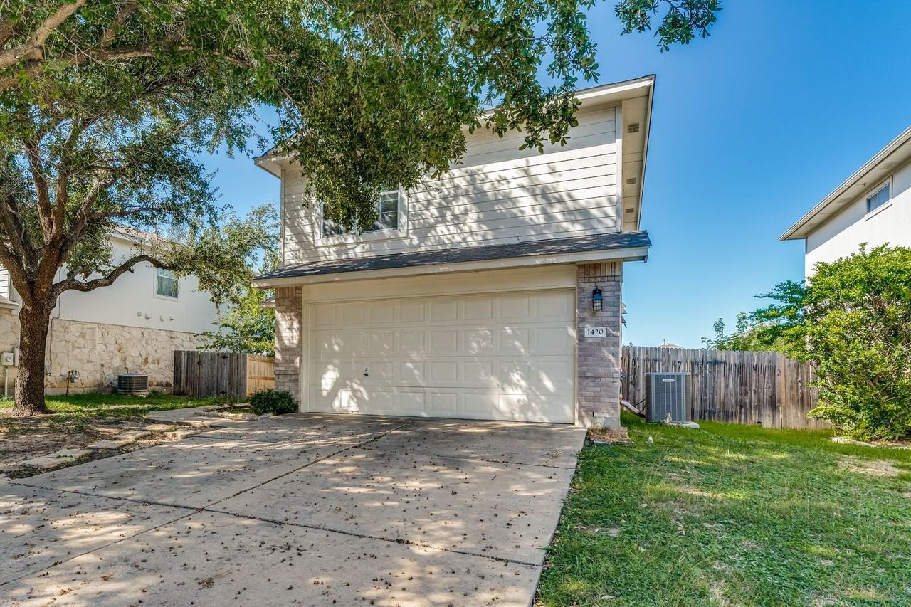 1420 Fort Lloyd Pl - Photo 2 of 25