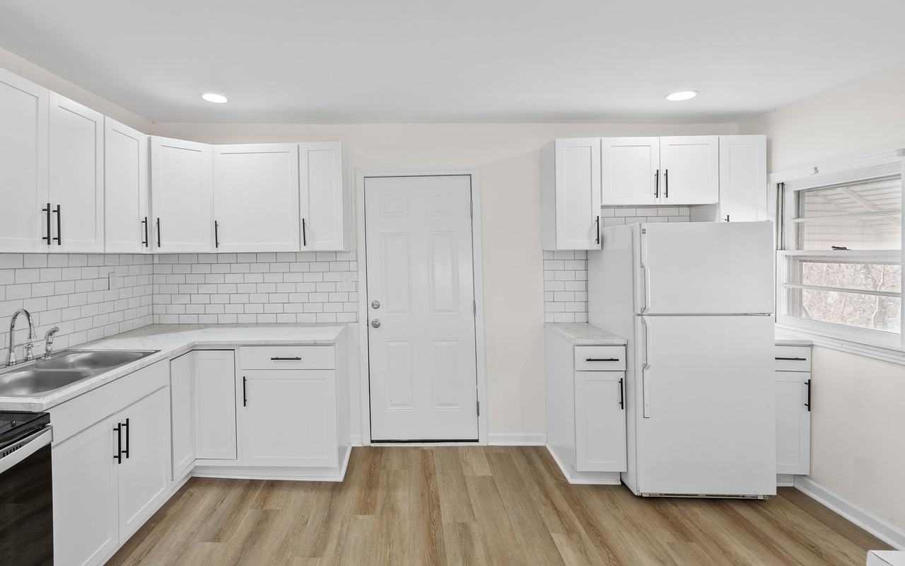 1905 Cleveland Ave - Photo 2 of 19
