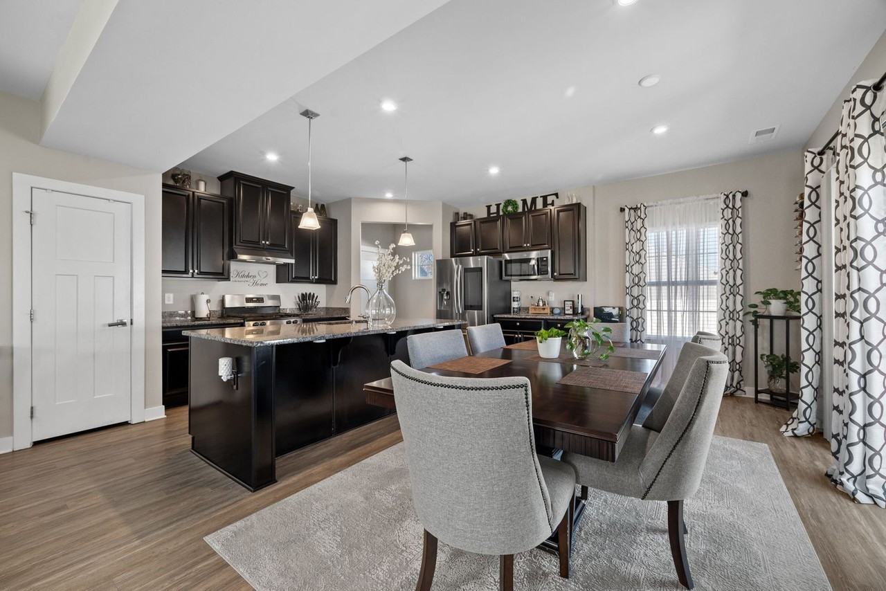 22 Mimi Cir - Photo 6 of 27