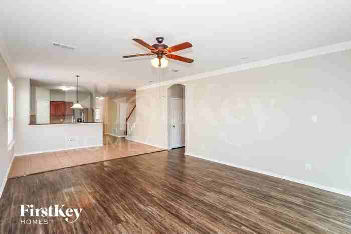 1424 Castlegar Ln - Photo 3 of 16