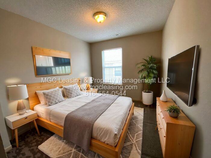 815 Garden Way - Photo 2 of 17