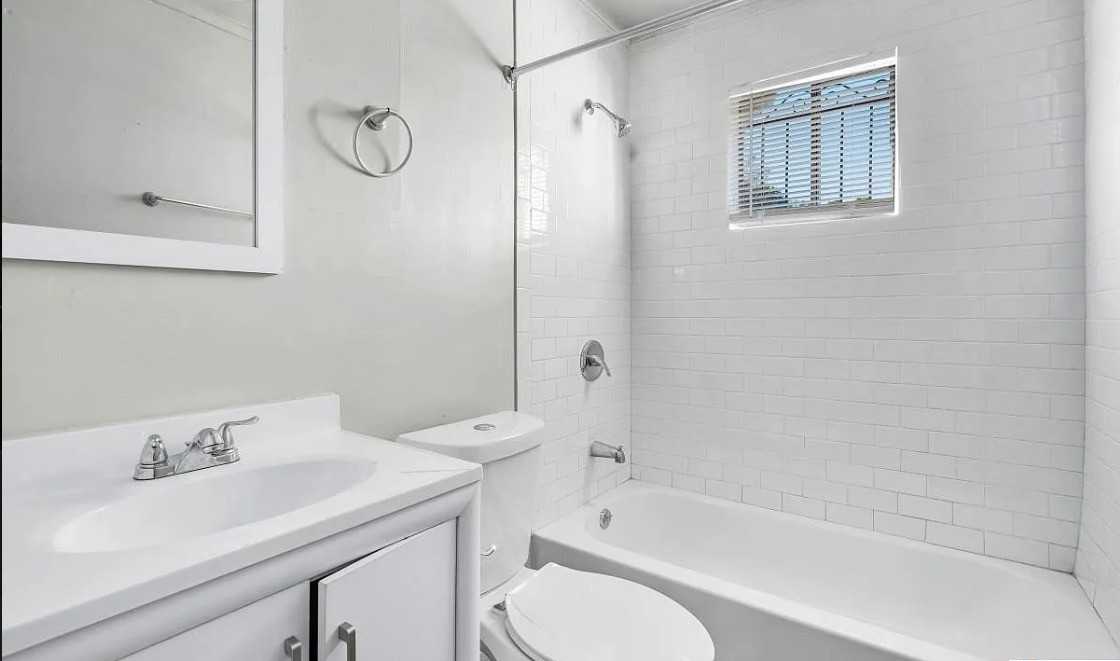 Uptown Court - Photo 5 of 5