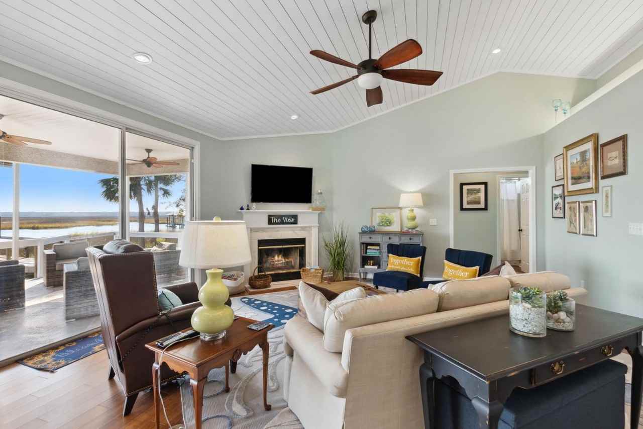 706 Hill St - Photo 5 of 20