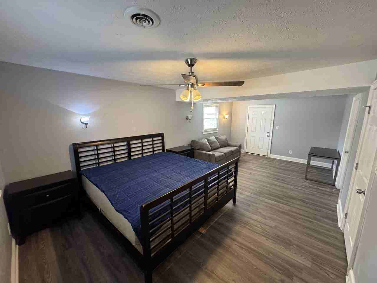 1250 Classic Dr Ne - Photo 3 of 9