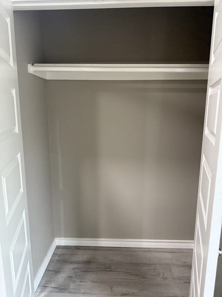 709 E Jackson St #NA - Photo 3 of 11