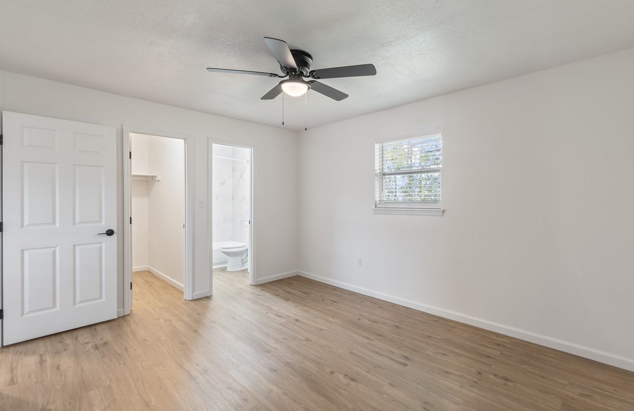 1815 Clement Avenue #C102 - Photo 5 of 9