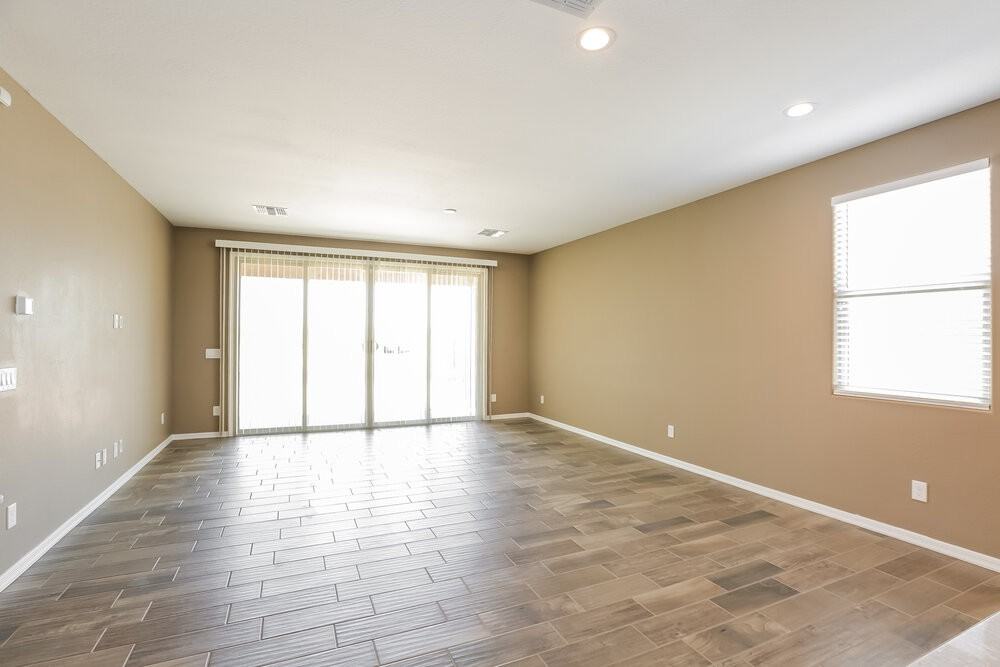 3517 S 77th Ave - Photo 3 of 16