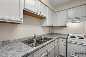 featured image of 946 W Macarthur Ave