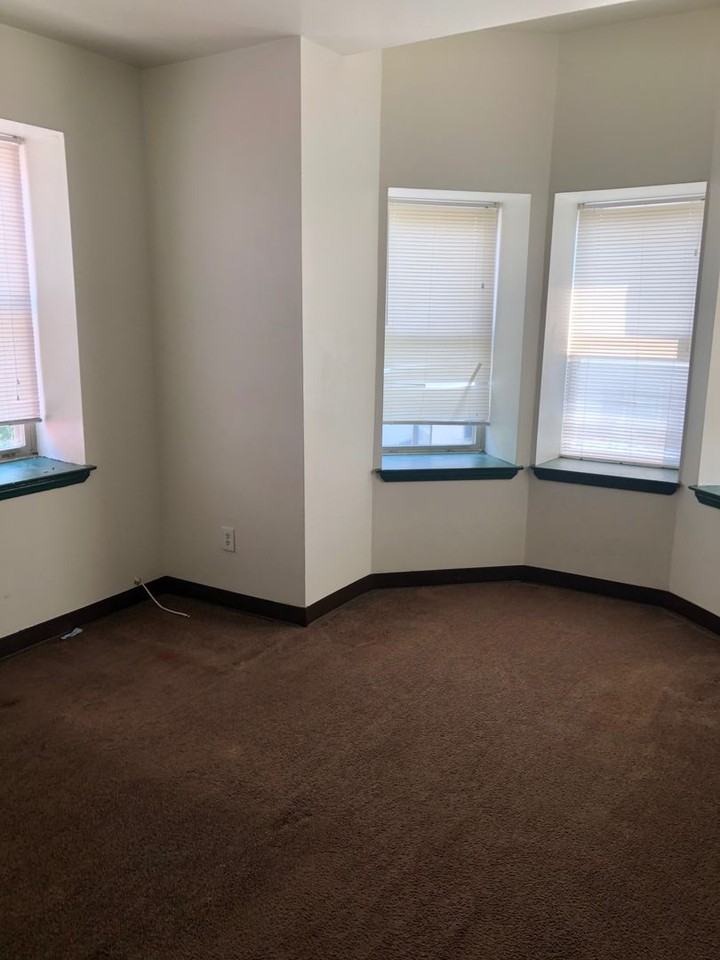 Spacious affordable apartments - Photo 3 of 13