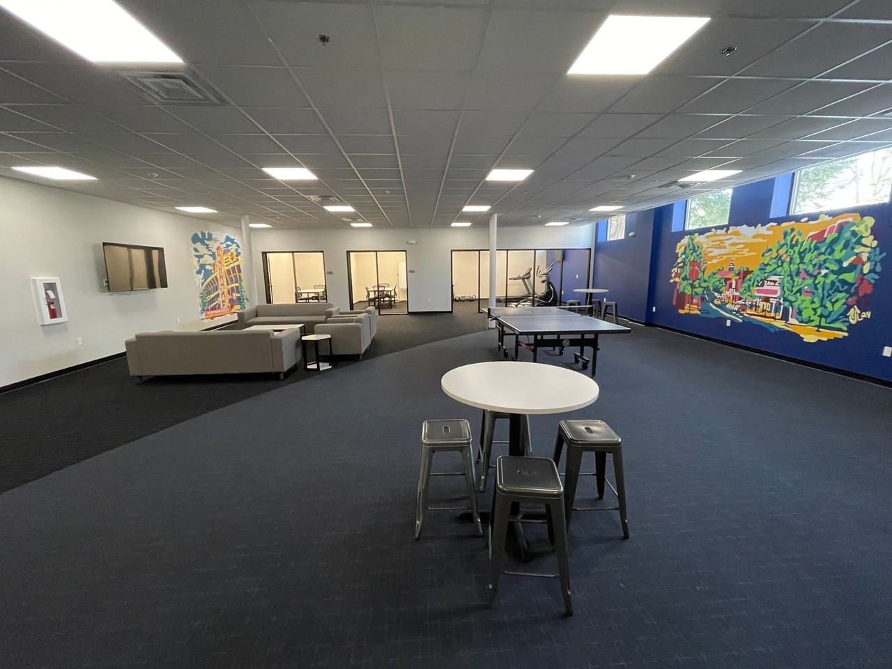 Lofton - Photo 6 of 50