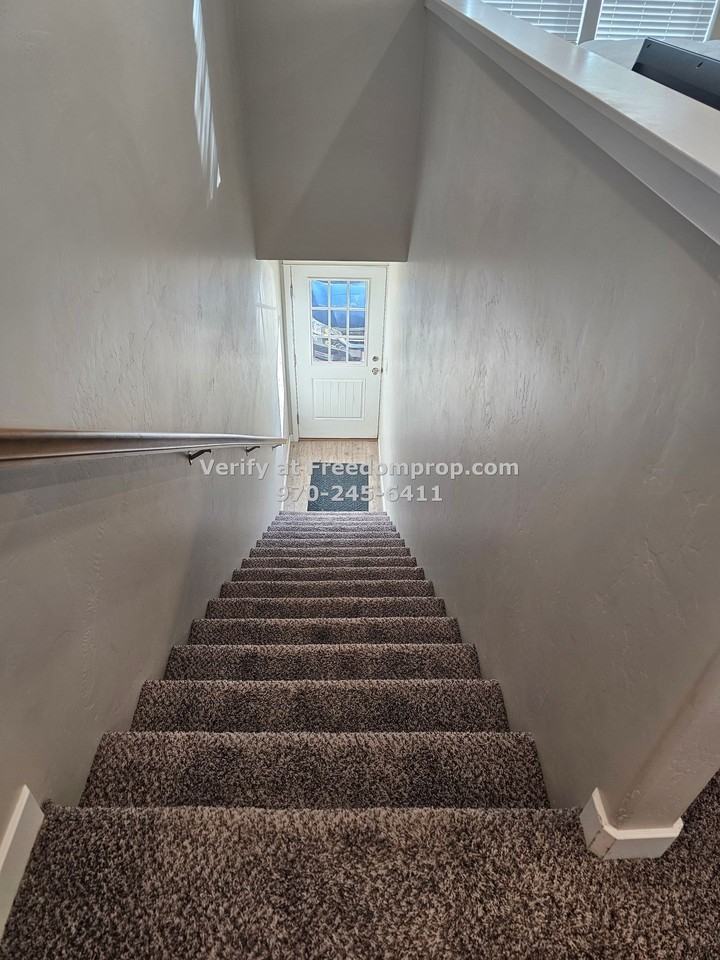 1181 Main St - Photo 7 of 24