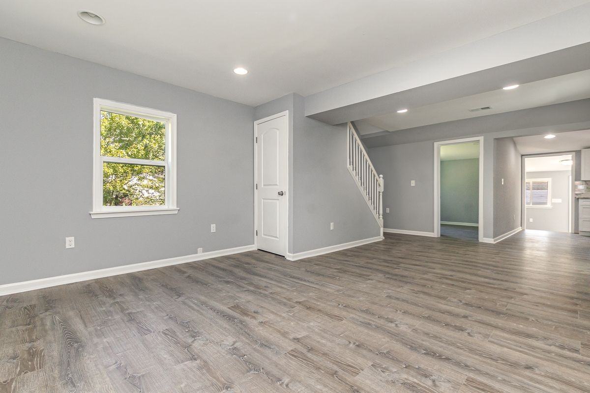 17299 Monrovia Rd - Photo 3 of 23