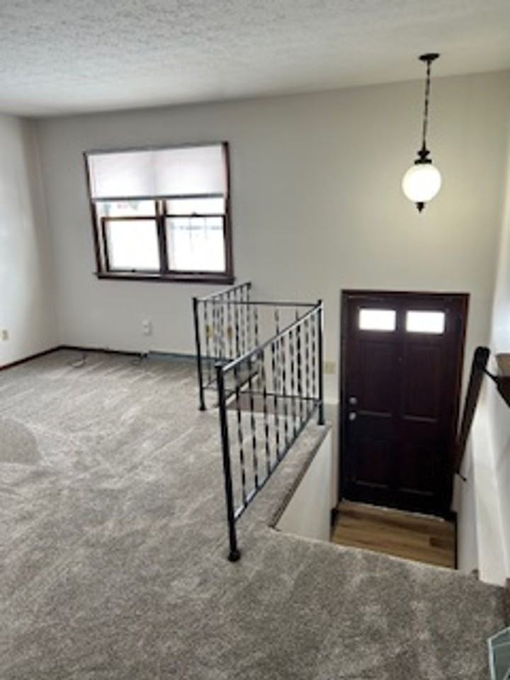 612 Lincoln Ave - Photo 4 of 15