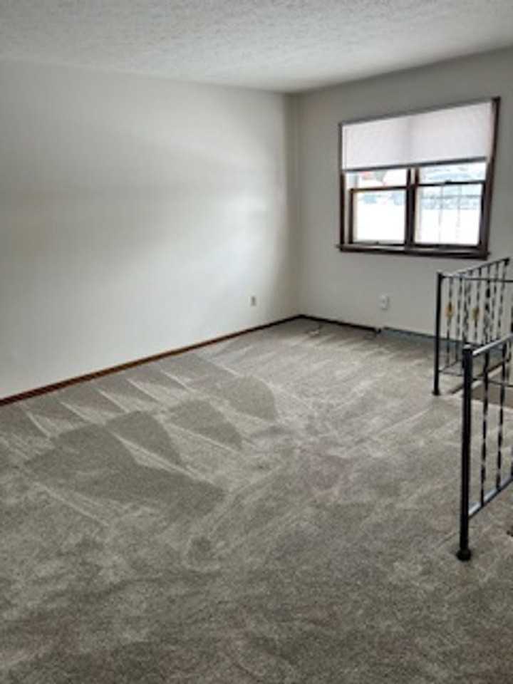 612 Lincoln Ave - Photo 5 of 15